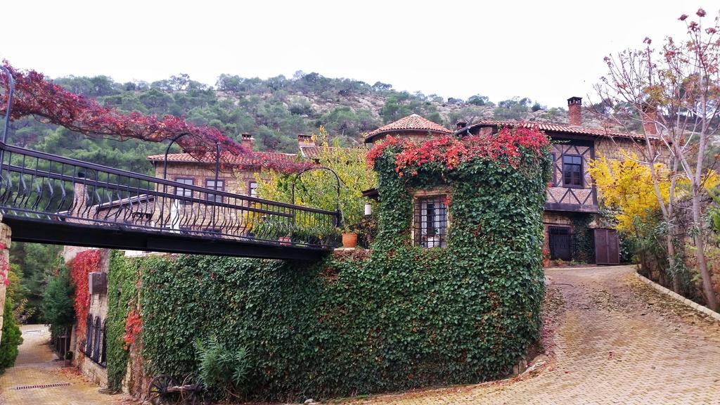 Manici Kasri Hotell Küçükkuyu Exteriör bild