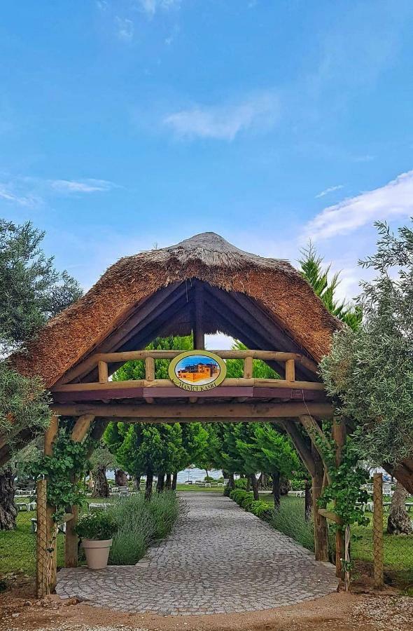Manici Kasri Hotell Küçükkuyu Exteriör bild